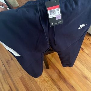 Nike tech fleece NWT navy with white zipper LARGE